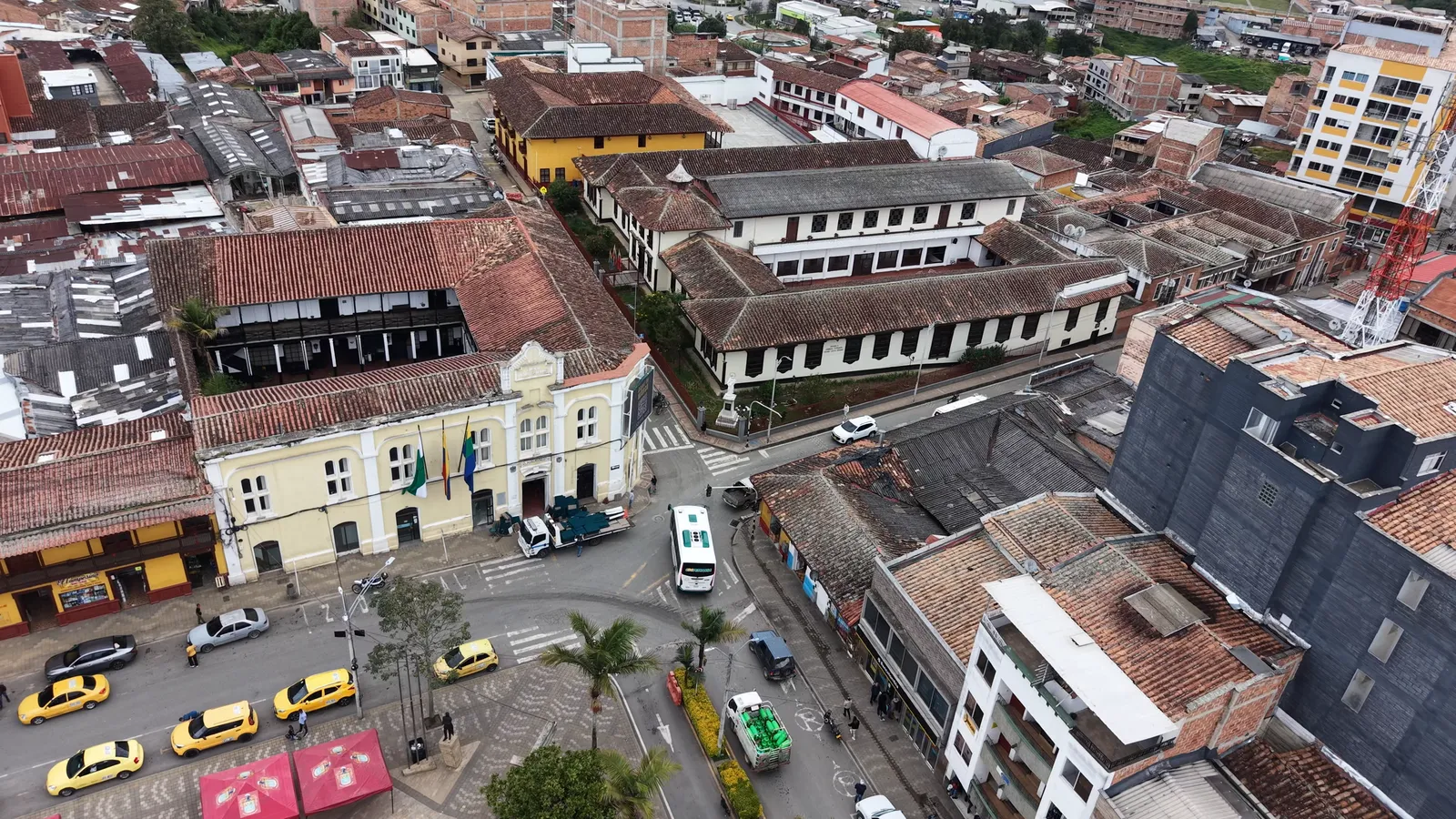 Parque principal de Santa Rosa de Osos desde el aire